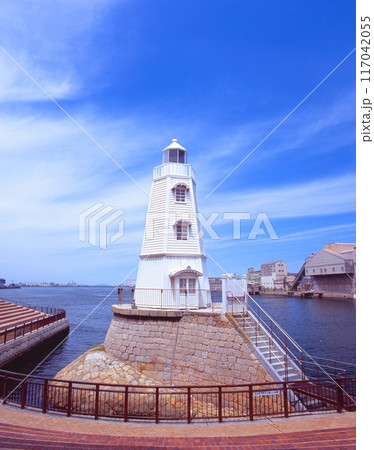 旧堺燈台（きゅうさかいとうだい）「国指定史跡」 「現存する日本最古の木造洋式灯台のひとつ」 117042055