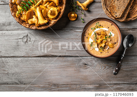 Chanterelle forest mushroom soup Chanterelle forest mushroom soup 117046093
