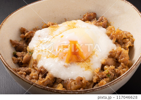 温玉とろろ牛丼 温玉とろろ牛丼 117046628