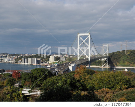 和布刈公園第2展望台から見た関門橋　福岡県北九州市門司区門司 117047394