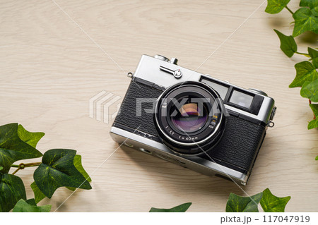 古いフィルムカメラ 117047919