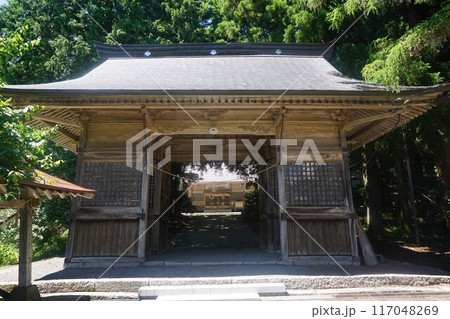 岡山県真庭市蒜山にある「茅部神社（かやべじんじゃ）」：神門 117048269
