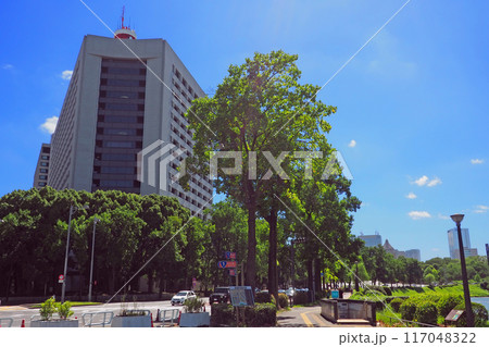 東京メトロ 桜田門駅　警視庁本部と内堀 117048322