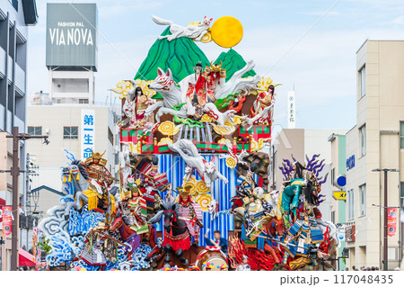 「青森県」豪華絢爛な山車の競演 八戸三社大祭・夏 「青森県」豪華絢爛な山車の競演 八戸三社大祭・夏 117048435