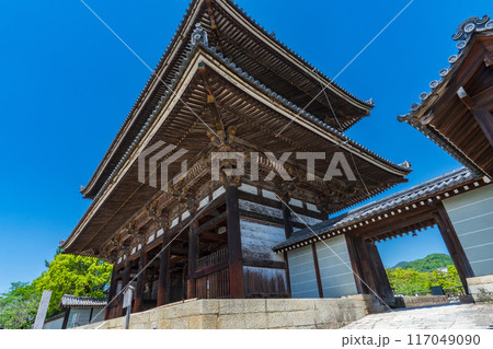 京都市右京区　仁和寺　二王門 117049090