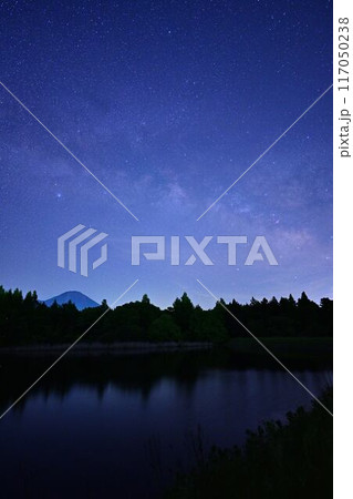 大山と天の川 大山と天の川 117050238