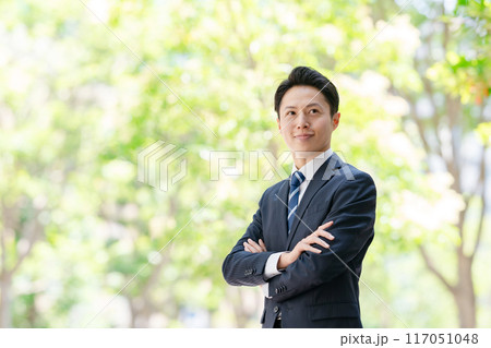 ビジネスマン 腕組み ビジネスマン 腕組み 117051048