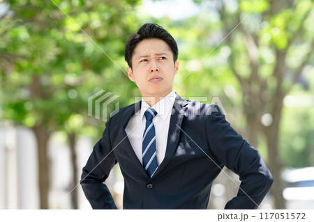 ビジネスマン 悩む ビジネスマン 悩む 117051572