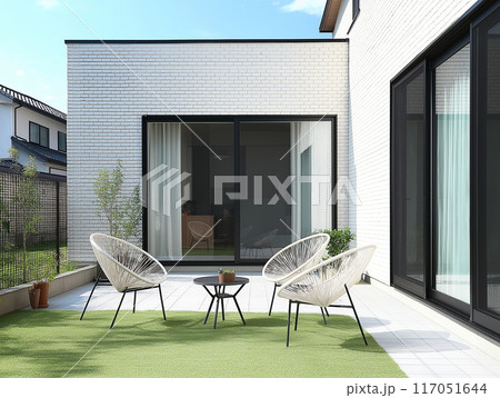 新築の家のイメージ　小さな庭 117051644