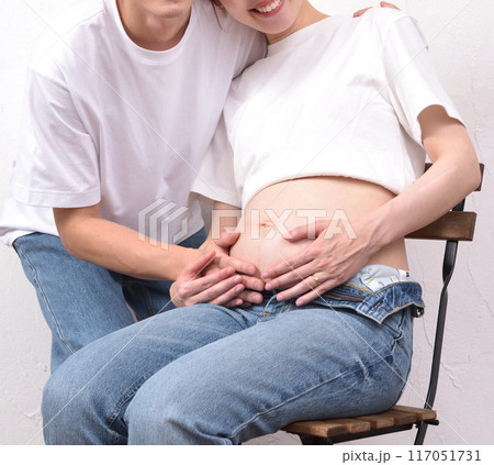 若い妊婦 117051731