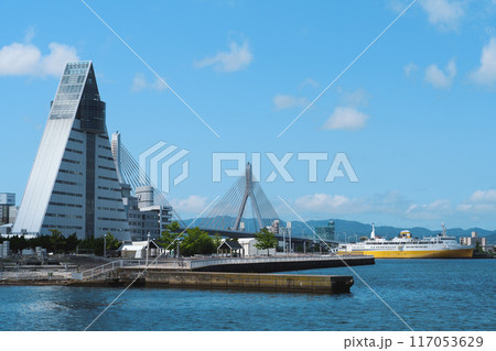 青空と海とアスパム 117053629