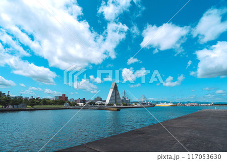 青空と海とアスパム 117053630