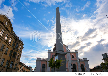 スウェーデン ストックホルム大聖堂とオベリスク 117054428