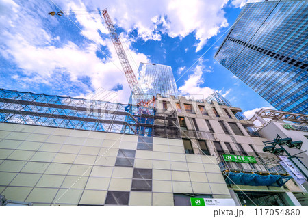 日本の東京都市景観 さよなら渋谷駅西口…解体が進み青空が見えるように…再開発工事…=8月1日 日本の東京都市景観 さよなら渋谷駅西口…解体が進み青空が見えるように…再開発工事…=8月1日 117054880