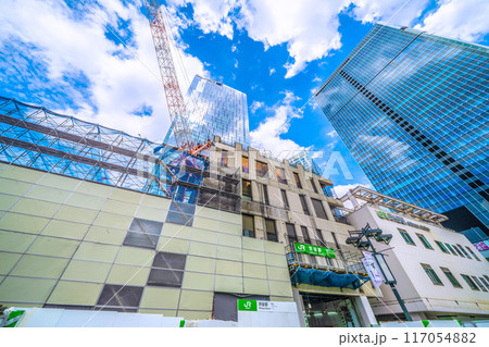 日本の東京都市景観 さよなら渋谷駅西口…解体が進み青空が見えるように…再開発工事…=8月1日 日本の東京都市景観 さよなら渋谷駅西口…解体が進み青空が見えるように…再開発工事…=8月1日 117054882
