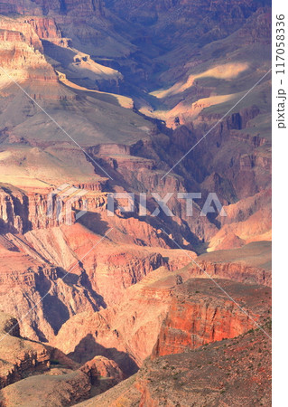 アメリカ、アリゾナ州のグランドキャニオンの絶景 アメリカ、アリゾナ州のグランドキャニオンの絶景 117058336