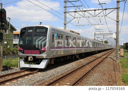 東武鉄道を走る東京メトロの電車 117059168