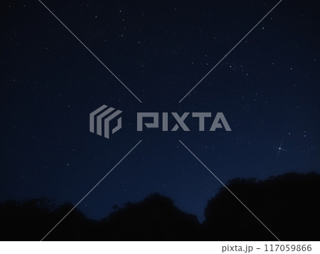 夏の岩櫃山とカペラ 117059866