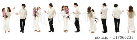 女の子赤ちゃん抱っこのファミリー家族の全身人物切り抜き素材 117060235