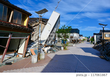 能登半島地震　地震後　わいち通りの風景　輪島市 117061867