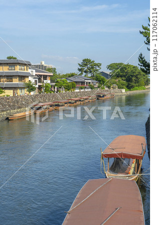 京都宇治　宇治川のほとり　遊覧船 117062114