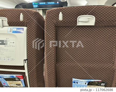 新幹線の座席 117062686
