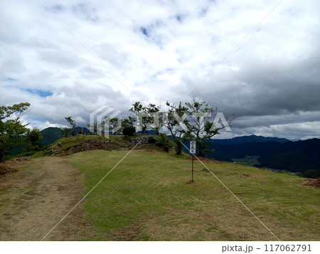 続日本100名城 黒井城 二の丸 続日本100名城 黒井城 二の丸 117062791