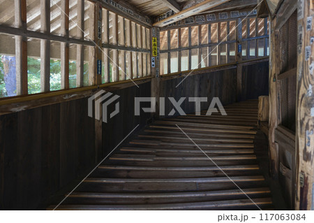 会津さざえ堂 (円通三匝堂)の螺旋階段 117063084