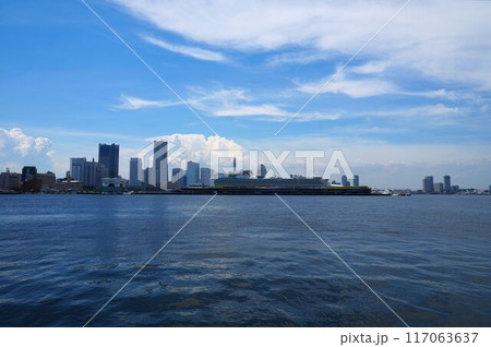 晴れた日のみなとみらい 117063637