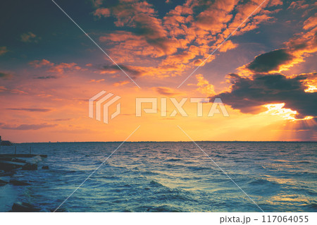 Seascape in the early morning. Sunrise over the sea 117064055