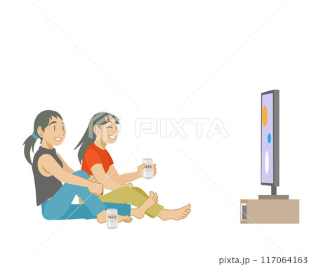 ビールを飲みながらテレビを鑑賞する女性達のイラスト 117064163