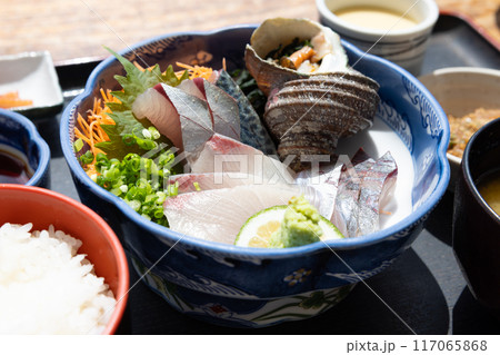大分名物の新鮮な関あじ関さば関ぶりの刺身定食 大分名物の新鮮な関あじ関さば関ぶりの刺身定食 117065868