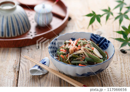 山菜の水煮 (わらび、芋の茎、なめこ、姫竹、木耳、えのき、人参) 山菜の水煮 (わらび、芋の茎、なめこ、姫竹、木耳、えのき、人参) 117066656