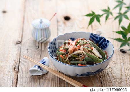 山菜の水煮 (わらび、芋の茎、なめこ、姫竹、木耳、えのき、人参) 117066663