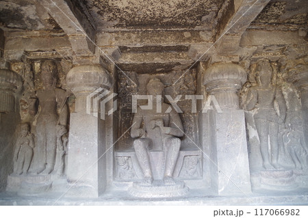 インド 世界遺産エローラ石窟群 インド 世界遺産エローラ石窟群 117066982
