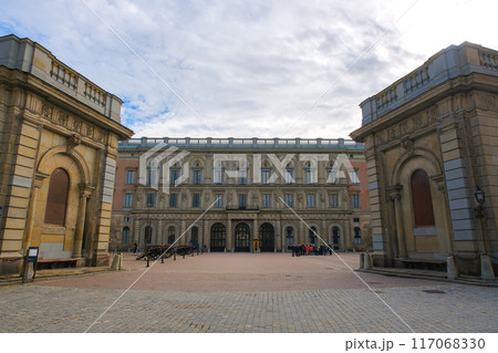 スウェーデン ストックホルム宮殿 117068330