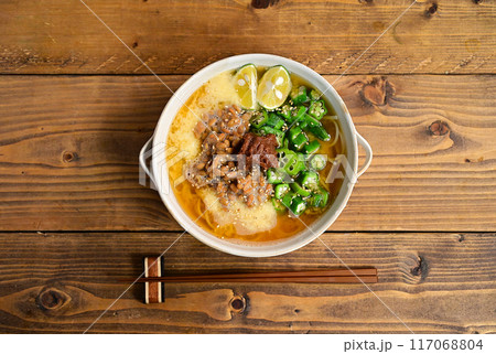 梅干しと納豆とろろオクラ素麺 梅干しと納豆とろろオクラ素麺 117068804