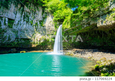 夏のうのこの滝　宮崎県五ヶ瀬町 117069224