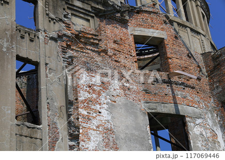 世界遺産、原爆ドームの壁 117069446