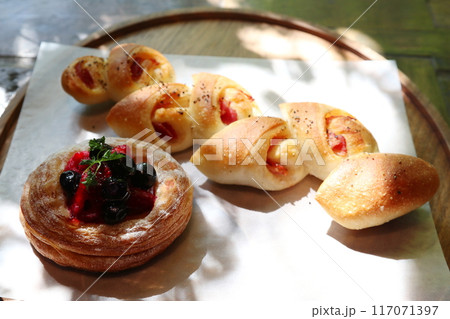 ブルーベリーのパンとベーコンエピ ブルーベリーのパンとベーコンエピ 117071397