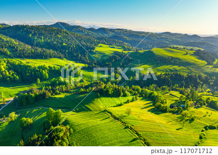 Mountain landscape in the Pieniny National Park at the foot of the Tatra Mountains Mountain landscape in the Pieniny National Park at the foot of the Tatra Mountains 117071712