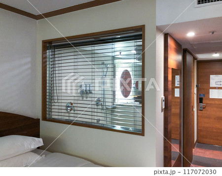 沖縄県恩納村にあるシェラトン沖縄 サンマリーナリゾートの綺麗な客室 沖縄県恩納村にあるシェラトン沖縄 サンマリーナリゾートの綺麗な客室 117072030