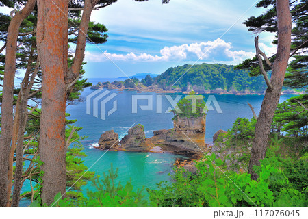 東北・三王岩・三王岩展望台から見下ろす三王岩・岩手県宮古市(4) 117076045