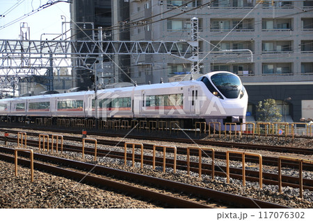 JR常磐線の特急電車 117076302