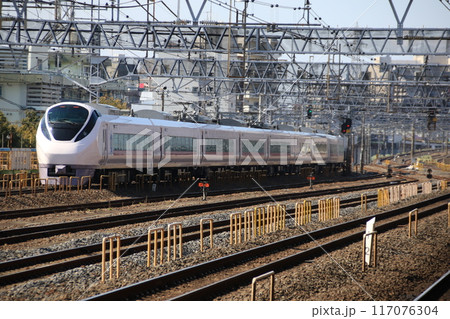 JR常磐線の特急電車 117076304