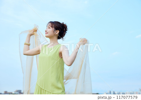 夏の女性ポートレート 夏の女性ポートレート 117077579
