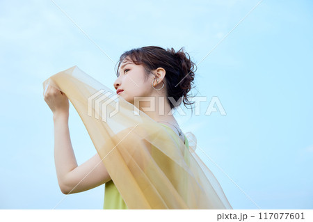 夏の女性ポートレート 夏の女性ポートレート 117077601