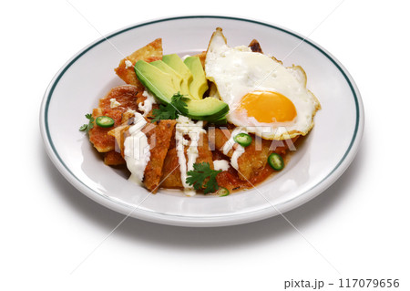 チラキレス、サルサロハ、メキシコの朝食 117079656