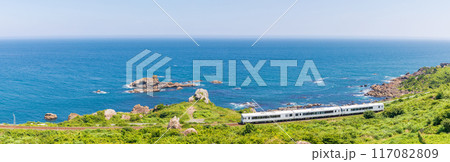 「青森県」種差海岸を走る東北エモーション・八戸市 117082809