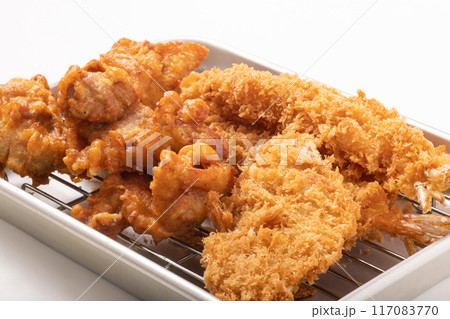 揚げ物(鶏の唐揚げ エビフライ ヒレカツ) 揚げ物(鶏の唐揚げ エビフライ ヒレカツ) 117083770